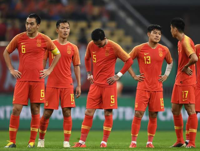 李霄鹏：国足必须为中国足球的脸面而战