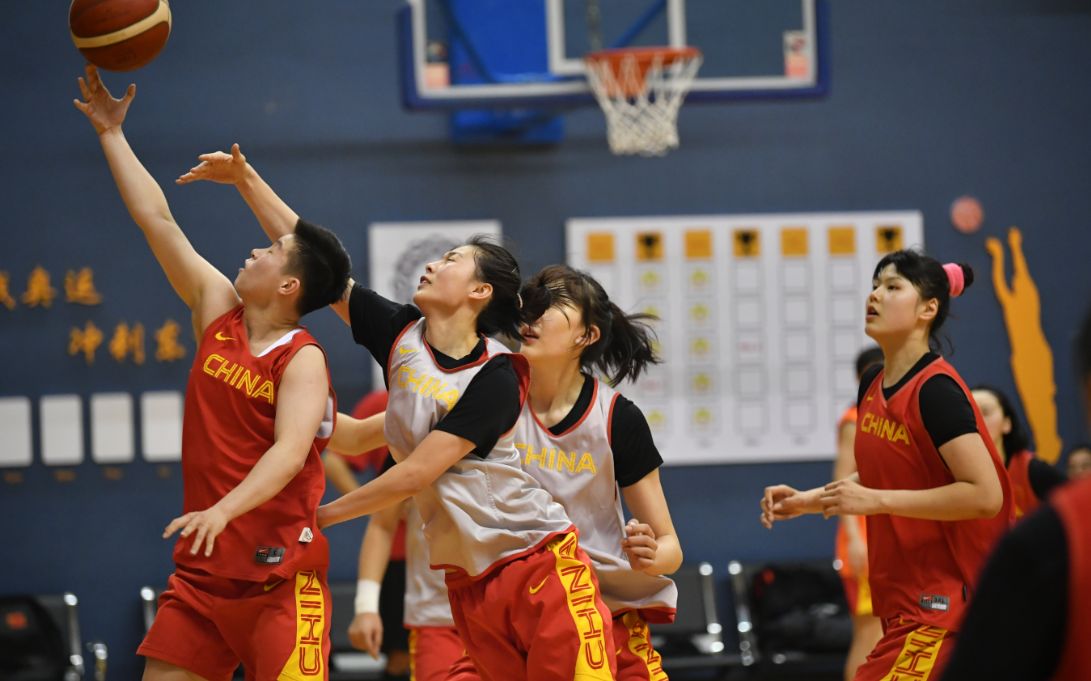 
东京奥运开幕在即中国女篮许利民公开训练课冲刺计划(图)
