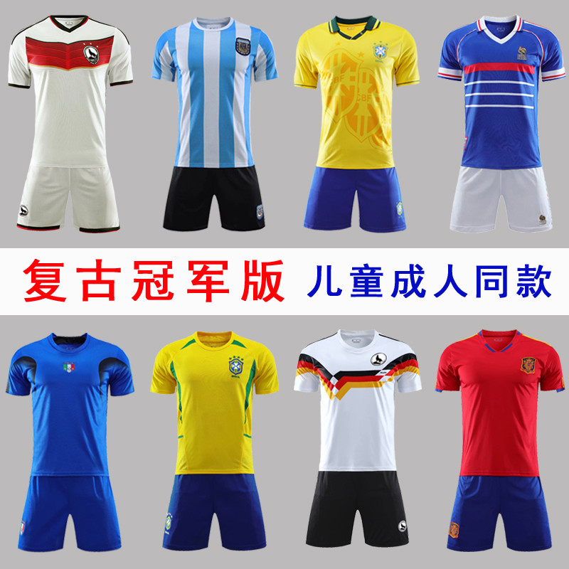 体育文章：中国男子足球队球衣上印的星是荣誉的象征
