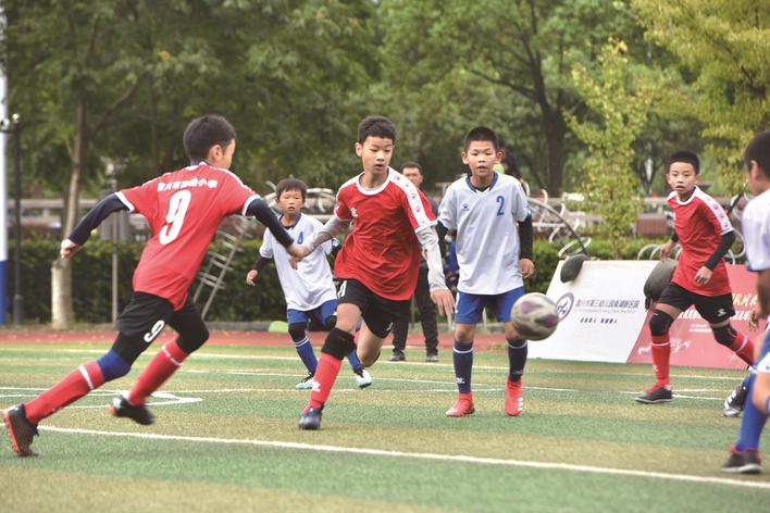 首届中国青少年足球联赛筹备首届全国学生(青年)运动会(图)