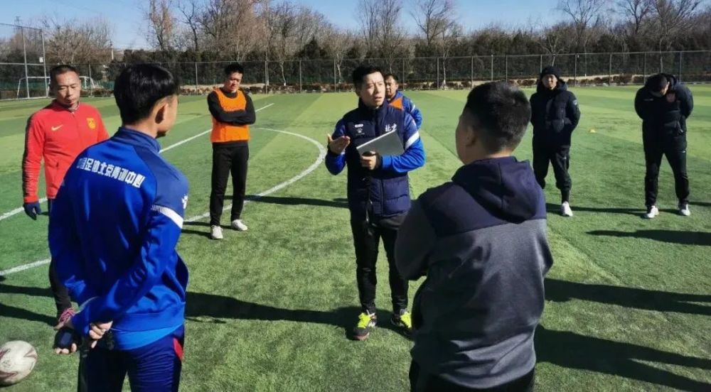
湘南学院与郴州市北湖区共同开展校园足球体育教师业务培训活动圆满结束